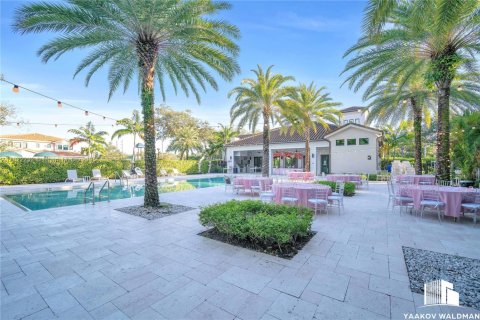 House in Hollywood, Florida 6 bedrooms, 442.59 sq.m. № 1787289 - photo 19