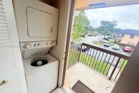 Купить кондоминиум в Пемброк-Пайнс, Флорида 2 спальни, 73.11м2, № 2001400 - фото 6