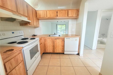 Купить кондоминиум в Пемброк-Пайнс, Флорида 2 спальни, 73.11м2, № 2001400 - фото 8