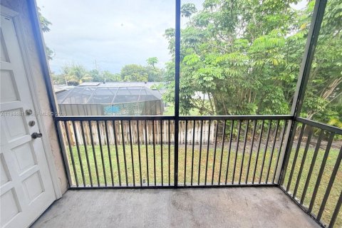 Купить кондоминиум в Пемброк-Пайнс, Флорида 2 спальни, 73.11м2, № 2001400 - фото 18