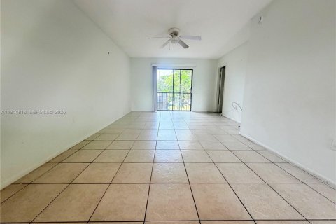 Купить кондоминиум в Пемброк-Пайнс, Флорида 2 спальни, 73.11м2, № 2001400 - фото 10