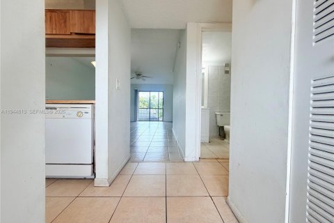 Купить кондоминиум в Пемброк-Пайнс, Флорида 2 спальни, 73.11м2, № 2001400 - фото 5