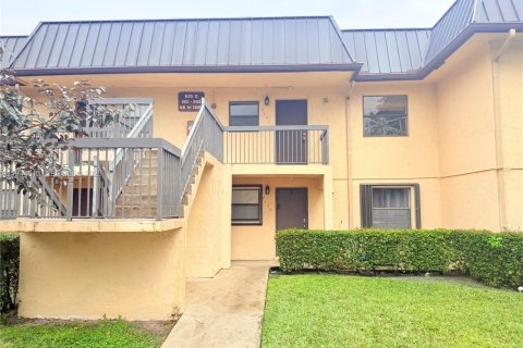 Купить кондоминиум в Пемброк-Пайнс, Флорида 2 спальни, 73.11м2, № 2001400 - фото 2