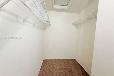 Купить кондоминиум в Пемброк-Пайнс, Флорида 2 спальни, 73.11м2, № 2001400 - фото 17