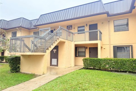 Кондоминиум с 2 спальнями в Пемброк-Пайнс, Флорида № 2001400