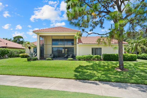 House in Palm City, Florida 3 bedrooms, 259.48 sq.m. № 2190640 - photo 9