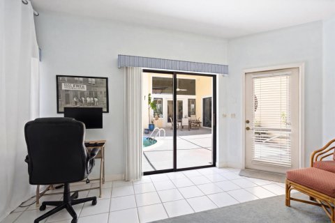 House in Palm City, Florida 3 bedrooms, 259.48 sq.m. № 2190640 - photo 27