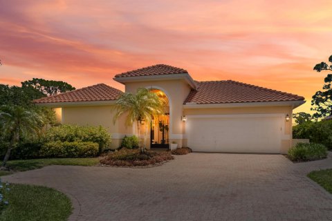 House in Palm City, Florida 3 bedrooms, 259.48 sq.m. № 2190640 - photo 10