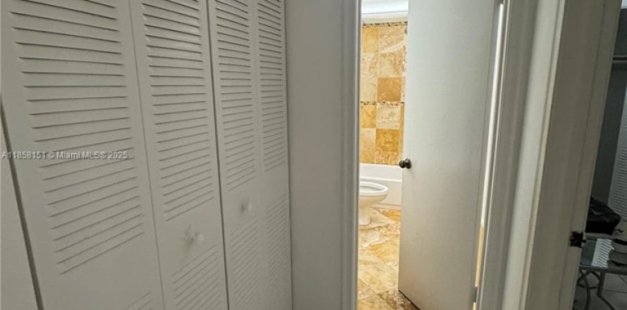 Appartement à Hialeah Gardens, Floride 2 chambres, 89.19 m2 № 1887518