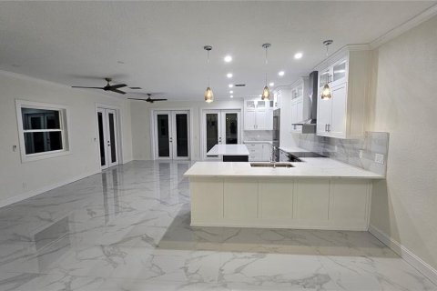 Casa en venta en Sarasota, Florida, 6 dormitorios, 436.55 m2 № 1792032 - foto 11