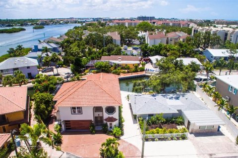 Casa en venta en Sarasota, Florida, 6 dormitorios, 436.55 m2 № 1792032 - foto 1