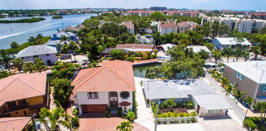 Casa en Sarasota, Florida 6 dormitorios, 436.55 m2 № 1792032