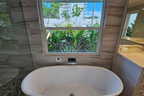 Casa en venta en Sarasota, Florida, 6 dormitorios, 436.55 m2 № 1792032 - foto 26
