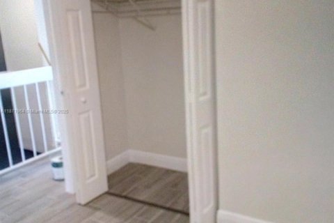 Touwnhouse à louer à Sweetwater, Floride: 3 chambres, 108.97 m2 № 1923141 - photo 8