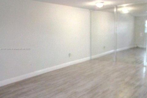 Touwnhouse à louer à Sweetwater, Floride: 3 chambres, 108.97 m2 № 1923141 - photo 1