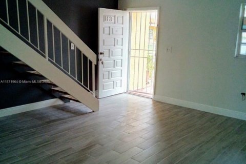 Touwnhouse à louer à Sweetwater, Floride: 3 chambres, 108.97 m2 № 1923141 - photo 2