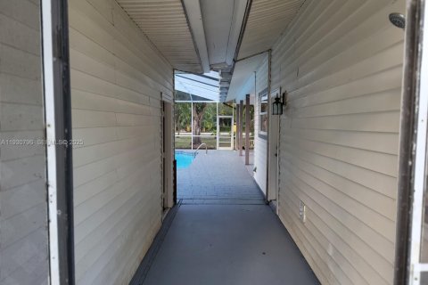 Villa ou maison à vendre à Fort Myers, Floride: 3 chambres № 1989332 - photo 8