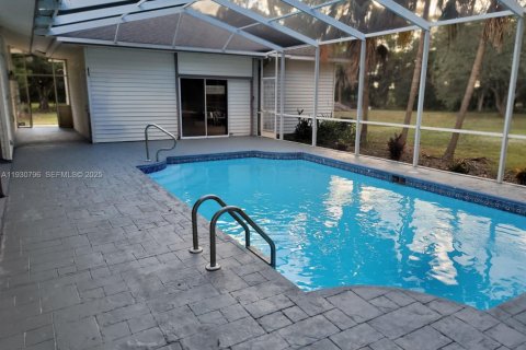 Villa ou maison à vendre à Fort Myers, Floride: 3 chambres № 1989332 - photo 12