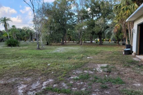 Villa ou maison à vendre à Fort Myers, Floride: 3 chambres № 1989332 - photo 2