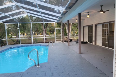 Villa ou maison à vendre à Fort Myers, Floride: 3 chambres № 1989332 - photo 13