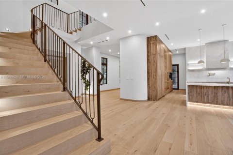 Casa en venta en Coral Gables, Florida, 6 dormitorios, 413.88 m2 № 2029410 - foto 7