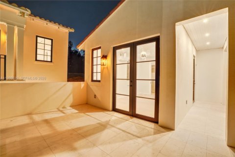 Casa en venta en Coral Gables, Florida, 6 dormitorios, 413.88 m2 № 2029410 - foto 17