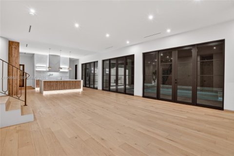 Casa en venta en Coral Gables, Florida, 6 dormitorios, 413.88 m2 № 2029410 - foto 19