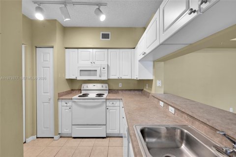 Condominio en venta en Sunny Isles Beach, Florida, 2 dormitorios, 95.13 m2 № 2033509 - foto 4