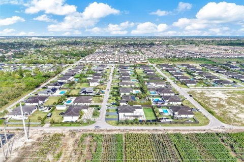 Villa ou maison à vendre à Miami, Floride: 5 chambres, 192.31 m2 № 2055748 - photo 15