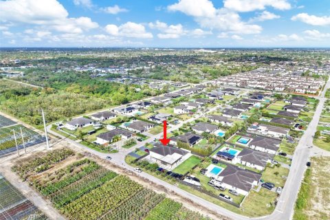 Villa ou maison à vendre à Miami, Floride: 5 chambres, 192.31 m2 № 2055748 - photo 13