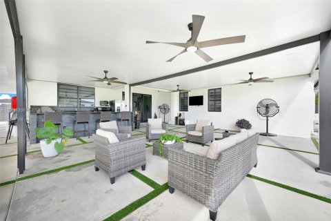 Villa ou maison à vendre à Miami, Floride: 5 chambres, 192.31 m2 № 2055748 - photo 30