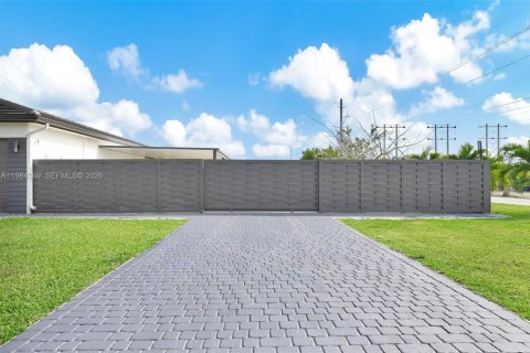 Villa ou maison à vendre à Miami, Floride: 5 chambres, 192.31 m2 № 2055748 - photo 5