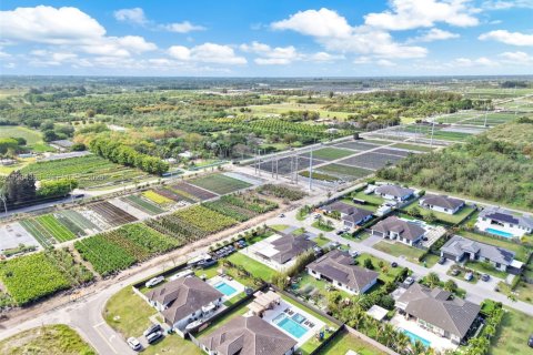 Villa ou maison à vendre à Miami, Floride: 5 chambres, 192.31 m2 № 2055748 - photo 12