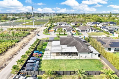 Villa ou maison à vendre à Miami, Floride: 5 chambres, 192.31 m2 № 2055748 - photo 18