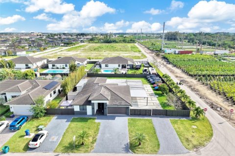 Villa ou maison à vendre à Miami, Floride: 5 chambres, 192.31 m2 № 2055748 - photo 17