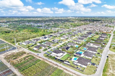 Villa ou maison à vendre à Miami, Floride: 5 chambres, 192.31 m2 № 2055748 - photo 14