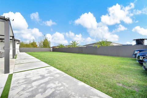 Villa ou maison à vendre à Miami, Floride: 5 chambres, 192.31 m2 № 2055748 - photo 19