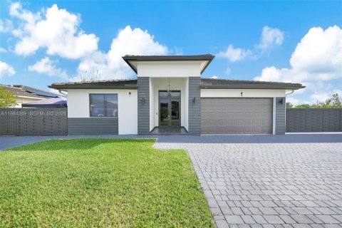 Villa ou maison à vendre à Miami, Floride: 5 chambres, 192.31 m2 № 2055748 - photo 3