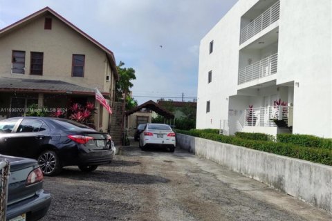 Casa en venta en Miami, Florida, 5 dormitorios, 226.87 m2 № 1863230 - foto 6