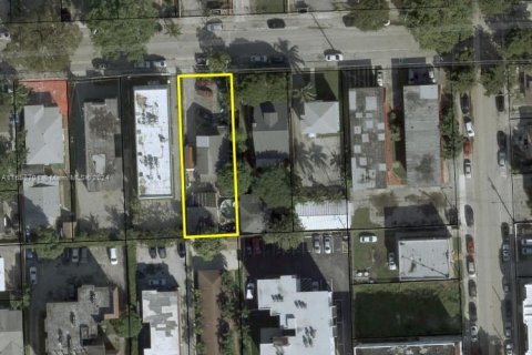 Casa en venta en Miami, Florida, 5 dormitorios, 226.87 m2 № 1863230 - foto 2