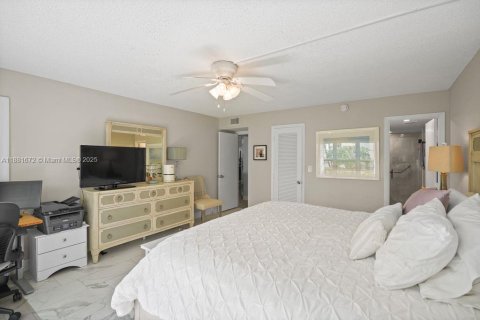 Condo in Lauderdale-by-the-Sea, Florida, 2 bedrooms  № 1924681 - photo 21