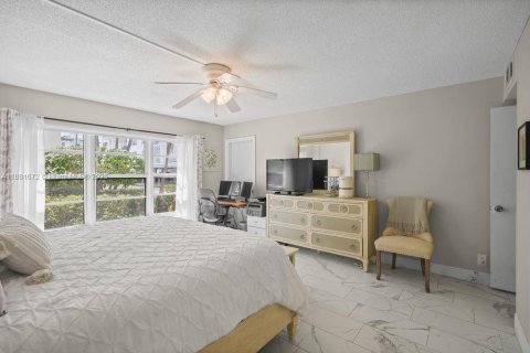 Condo in Lauderdale-by-the-Sea, Florida, 2 bedrooms  № 1924681 - photo 20