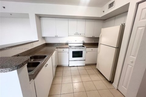 Copropriété à louer à North Miami, Floride: 3 chambres, 100.24 m2 № 2025206 - photo 5