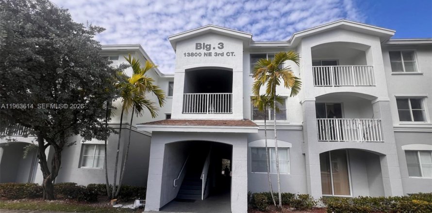 Condo à North Miami, Floride, 3 chambres № 2025206