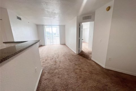 Copropriété à louer à North Miami, Floride: 3 chambres, 100.24 m2 № 2025206 - photo 3