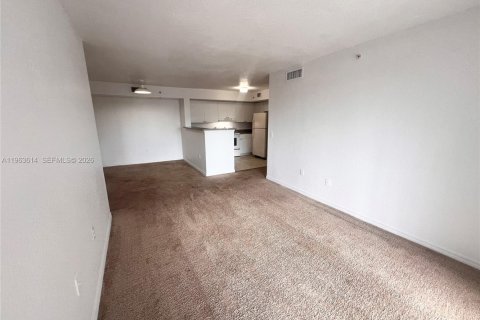 Copropriété à louer à North Miami, Floride: 3 chambres, 100.24 m2 № 2025206 - photo 4
