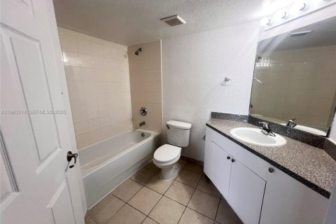 Copropriété à louer à North Miami, Floride: 3 chambres, 100.24 m2 № 2025206 - photo 12