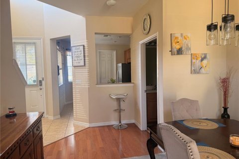 Adosado en venta en Mount Dora, Florida, 4 dormitorios, 190.64 m2 № 2127751 - foto 4