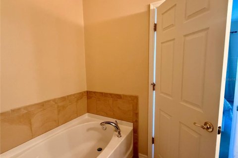 Adosado en venta en Mount Dora, Florida, 4 dormitorios, 190.64 m2 № 2127751 - foto 10