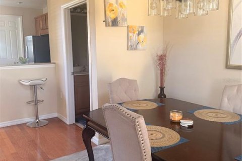 Adosado en venta en Mount Dora, Florida, 4 dormitorios, 190.64 m2 № 2127751 - foto 5